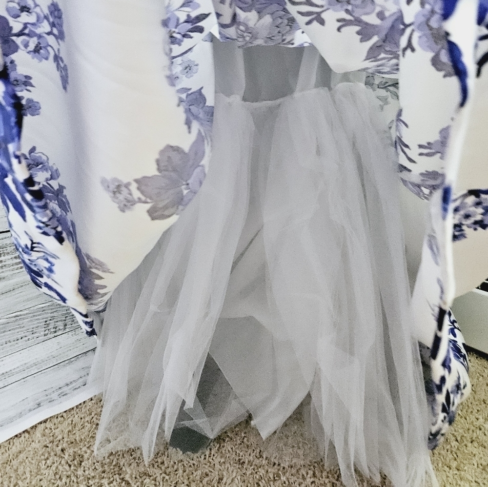 Stunning Windsor Floral Dress/ Gown - Picture 11 of 15
